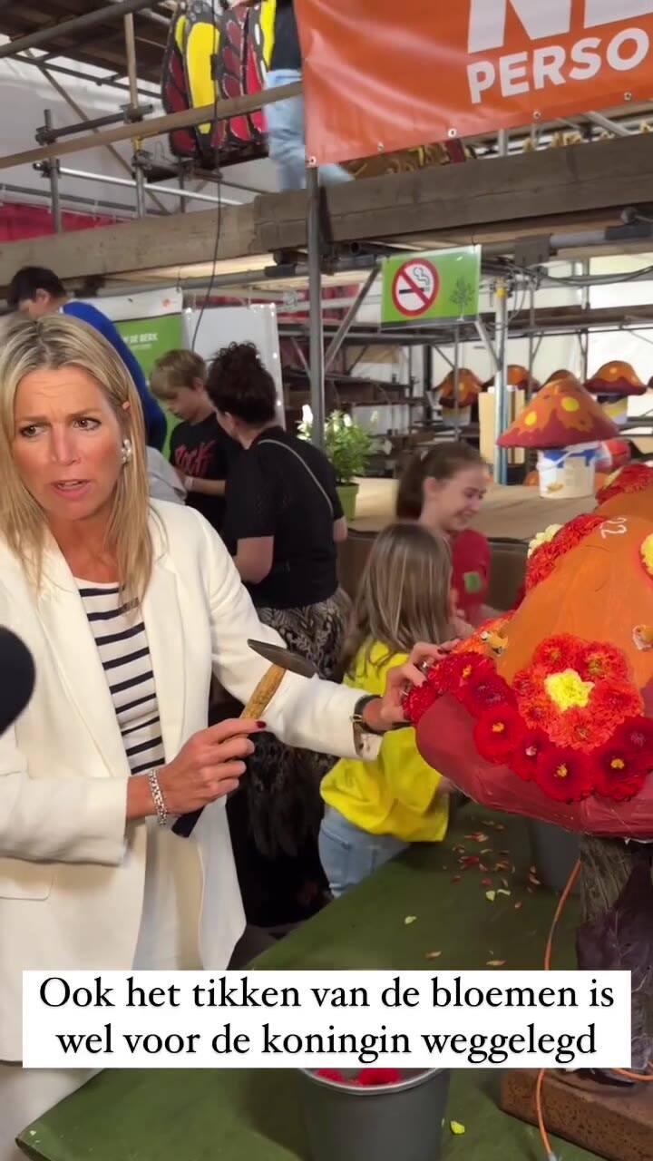 Máxima Zorreguieta armó arreglos florales en una actividad