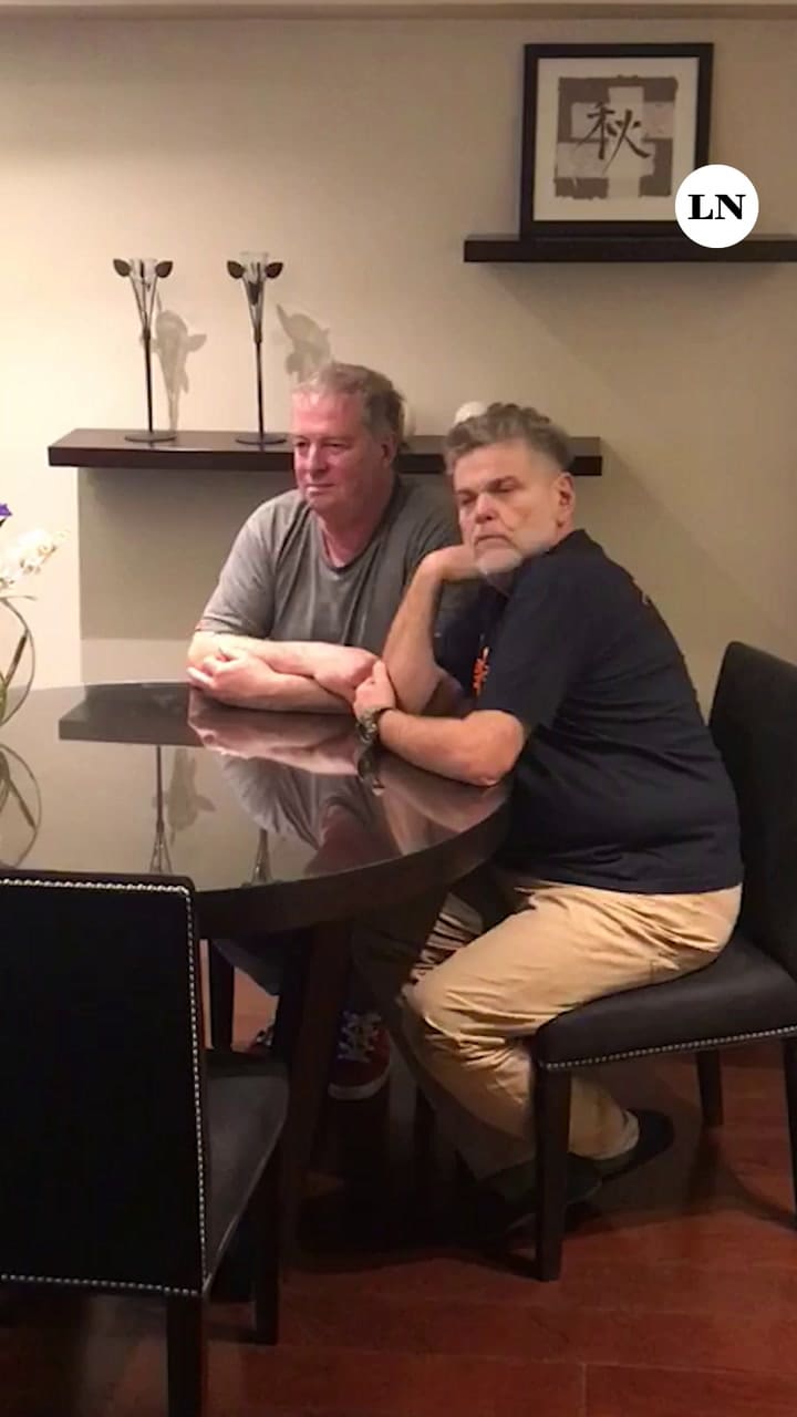 Alfredo Casero y Fabio Alberti se divierten durante la producción de fotos