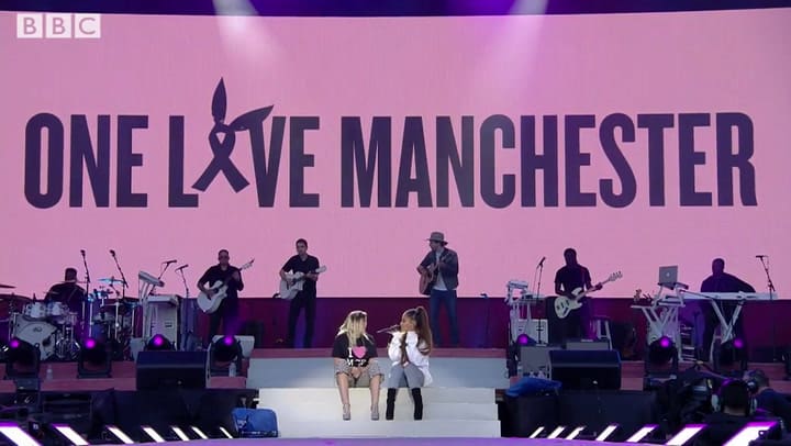 Miley Cyrus and Ariana Grande - Don't Dream It's Over (One Love Manchester)