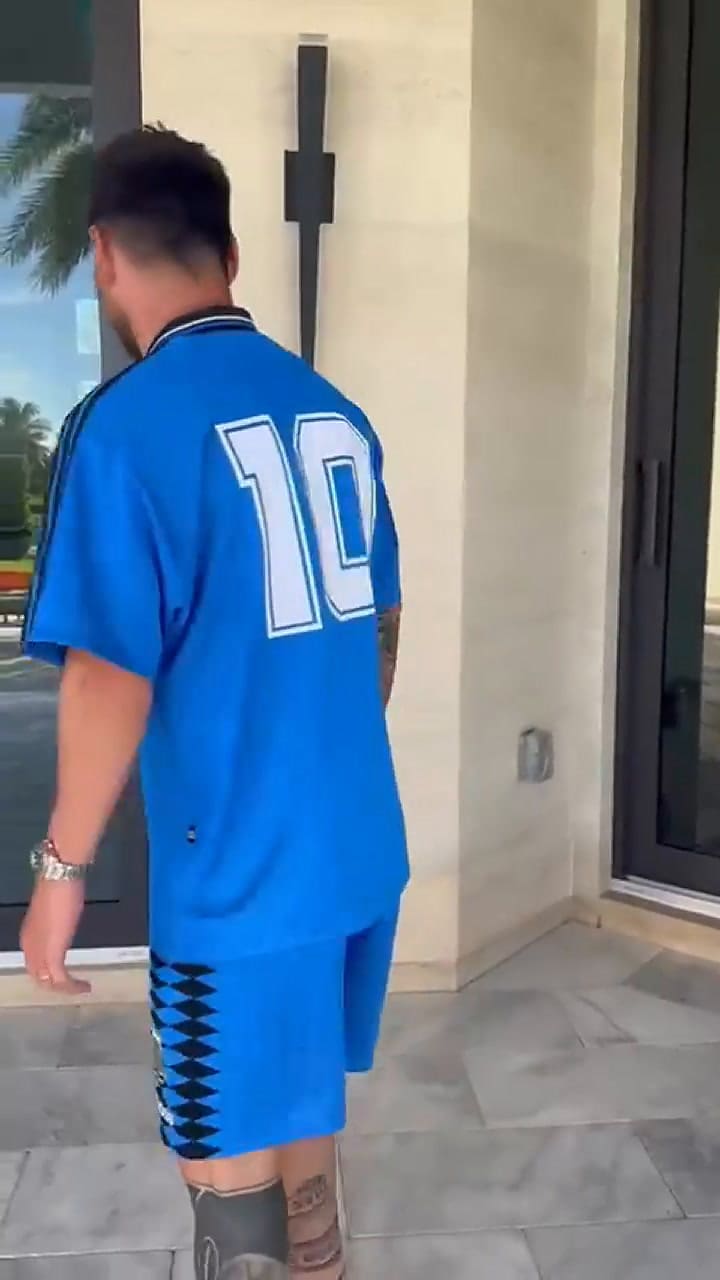 El video de Lionel Messi con una icónica camiseta de Diego Armando Maradona