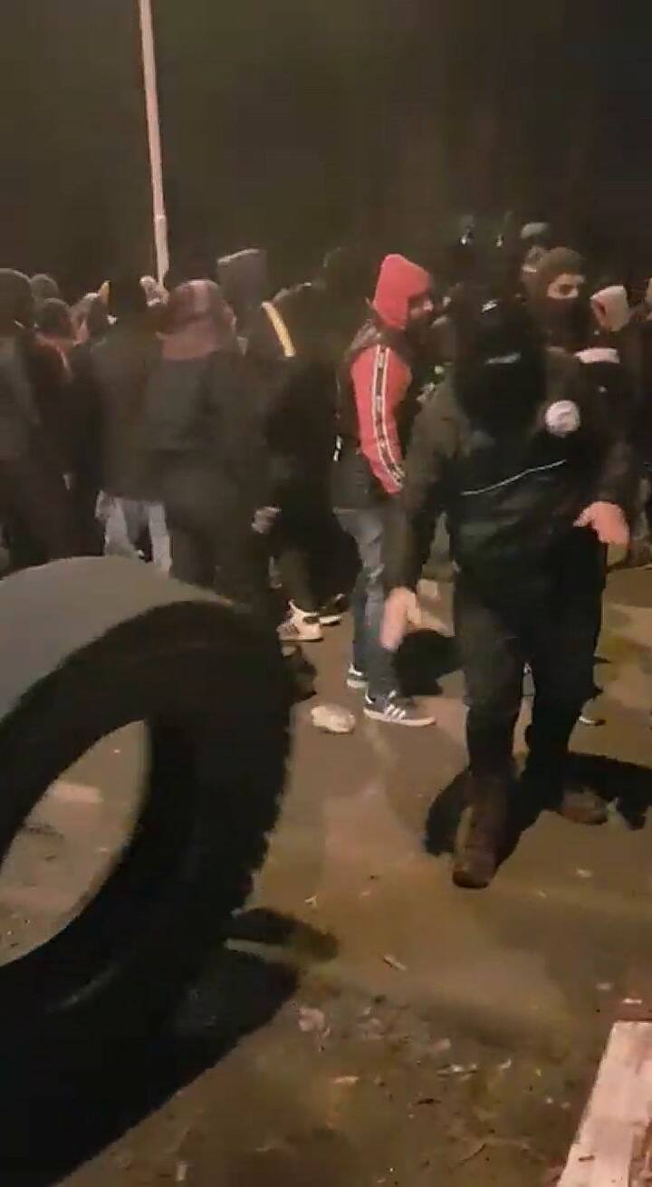 Crisis en Chubut: graves incidentes entre docentes y petroleros en un corte de ruta - Crédito: Atech