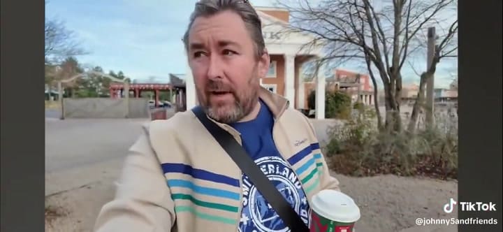 Adam The Woo era popular en internet por sus videos viajando por el mundo