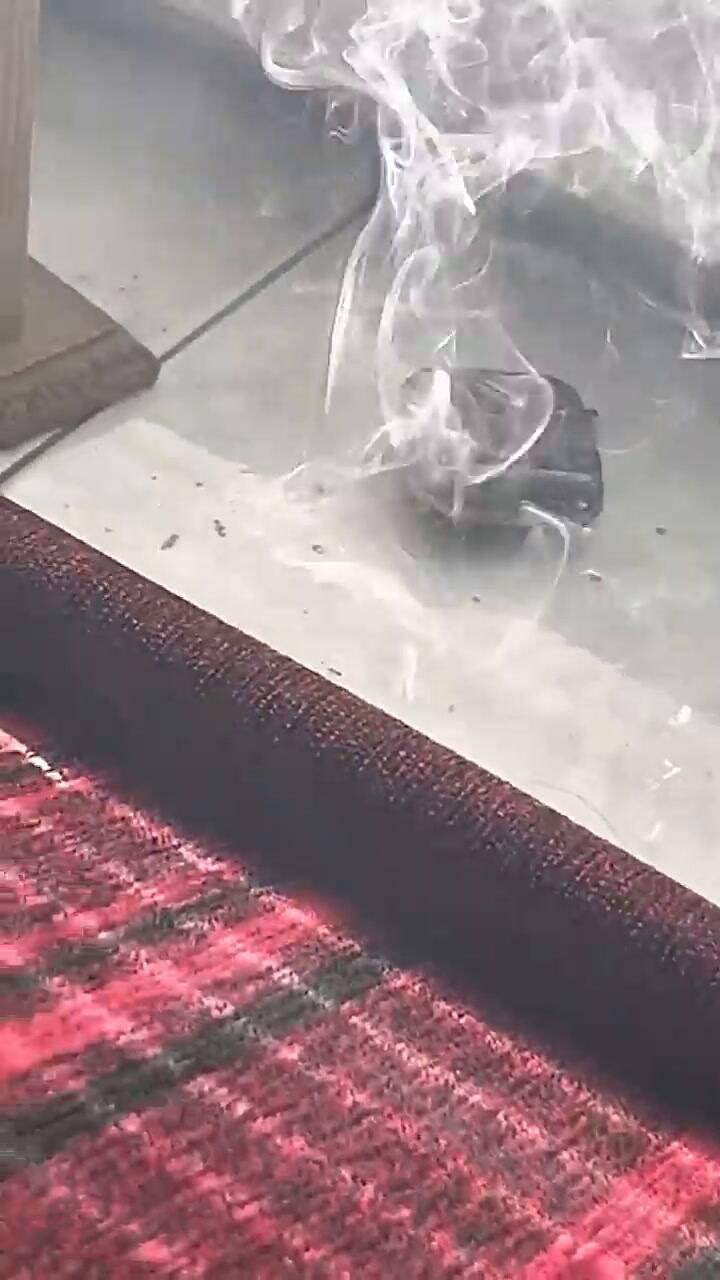 Le explotó un Apple Watch en su casa y la compañía le pidió que no contara eso en redes