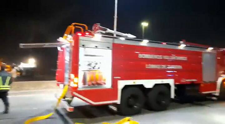 Voraz incendio en un depósito de autopartes en el partido de Estaban Echeverría