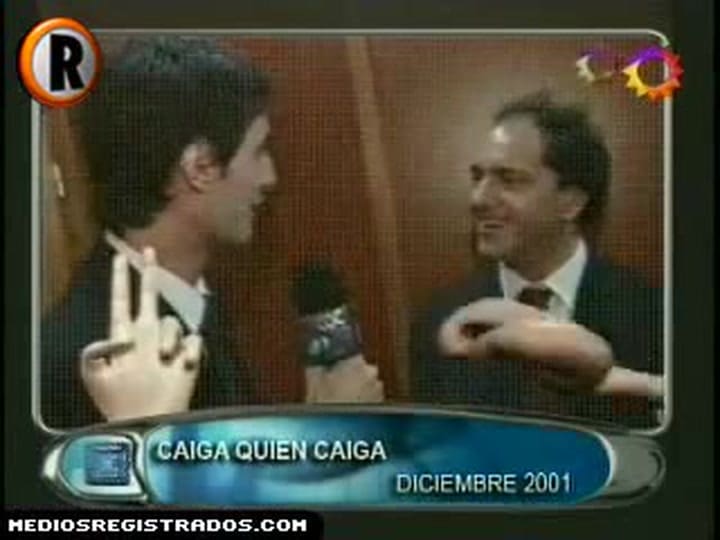 Daniel Scioli escucha bromas sobre su brazo en CQC