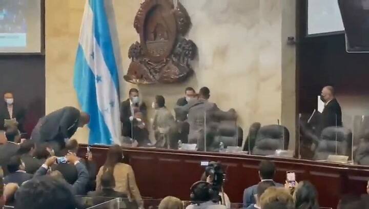 Escenas de tensión en el Congreso de Honduras