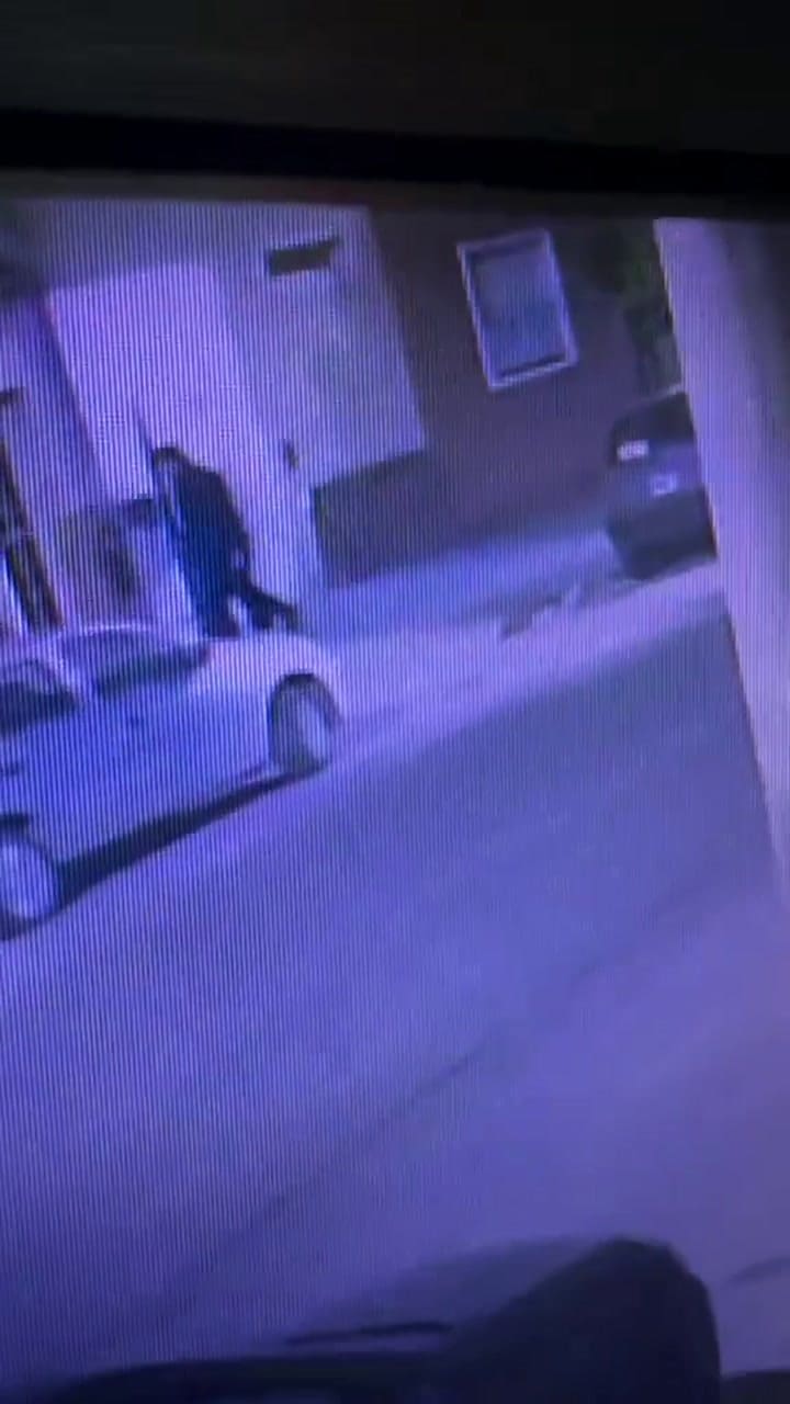 El momento en que Agostina ingresó a la casa del único detenido por su desaparición