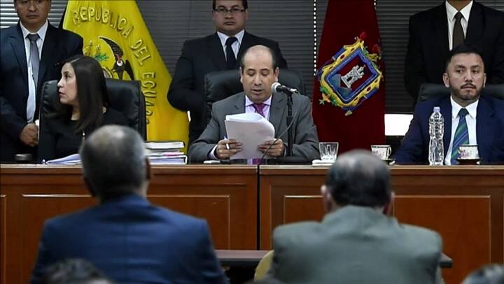 Condenan a 6 años de prisión a vicepresidente de Ecuador