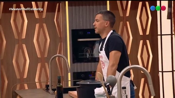 Momentos de tensión en MasterChef Celebrity: el intercambio entre Chino Leunis y Eugenia Tobal