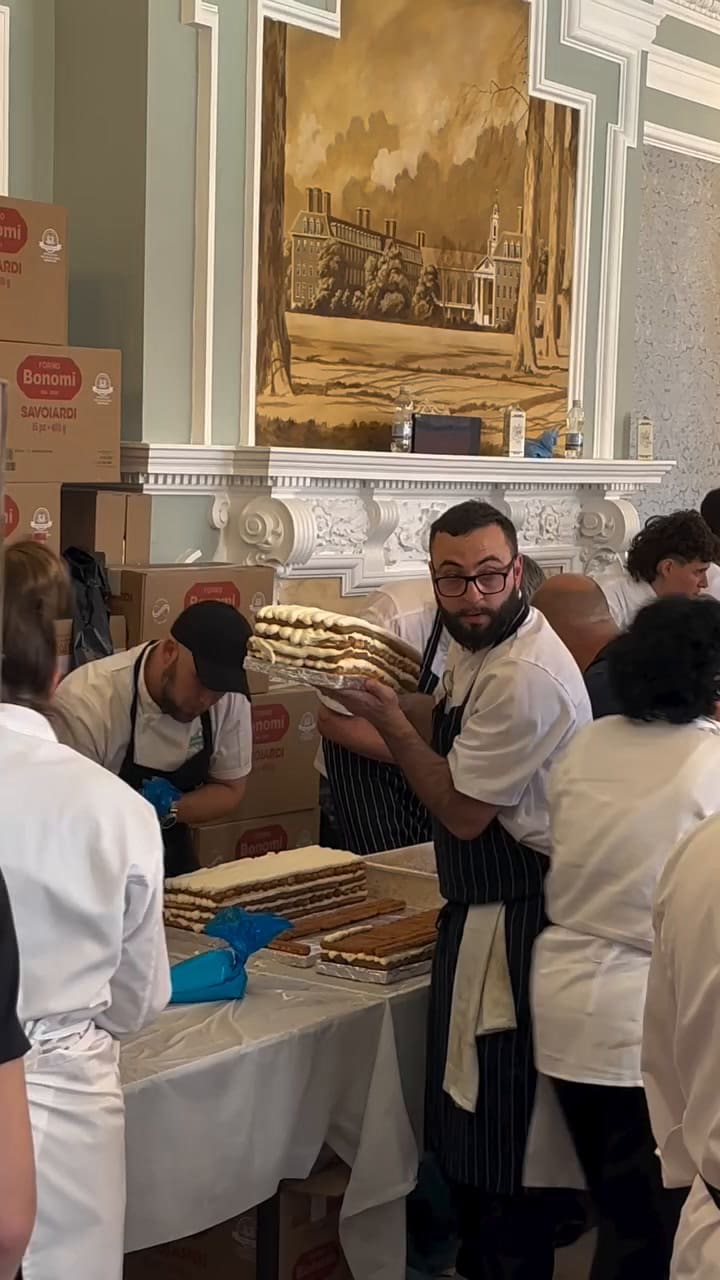 Así fue la presentación del tiramisú más largo del mundo