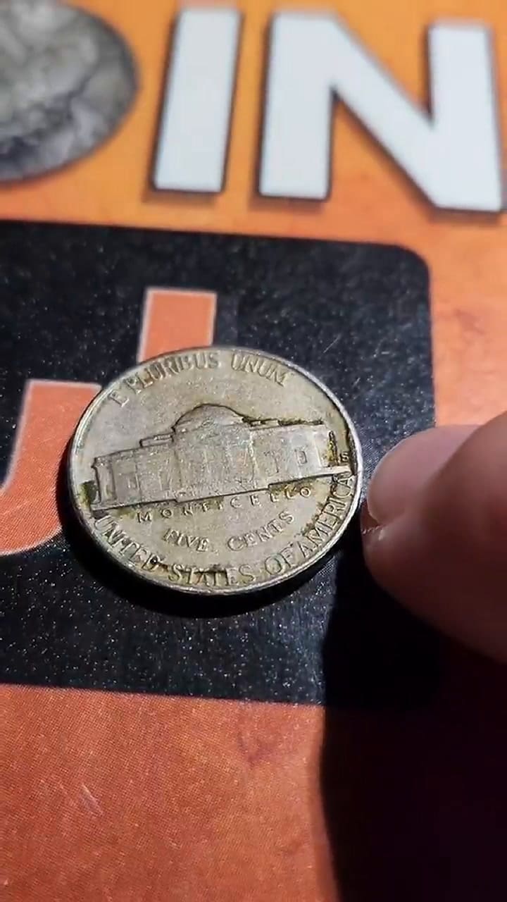 Un tiktoker y coleccionista de monedas revela cuáles pueden valer miles de dólares