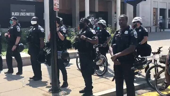 La policía alejó a los manifestantes e impidió la creación de una 'zona autónoma'