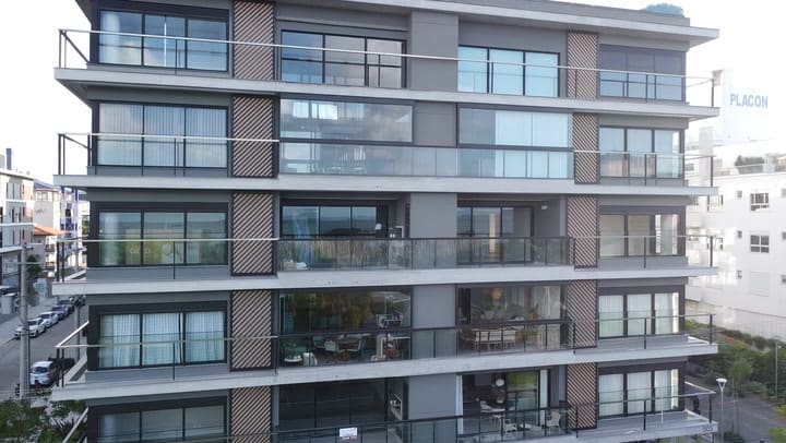 Los edificios que construyen argentinos en Jureré