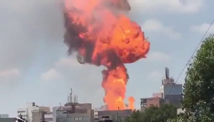 Explosión durante el terremoto en México