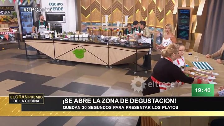 El gran premio de la cocina. El equipo verde no llegó con el tiempo y entregó incompleto su plato -