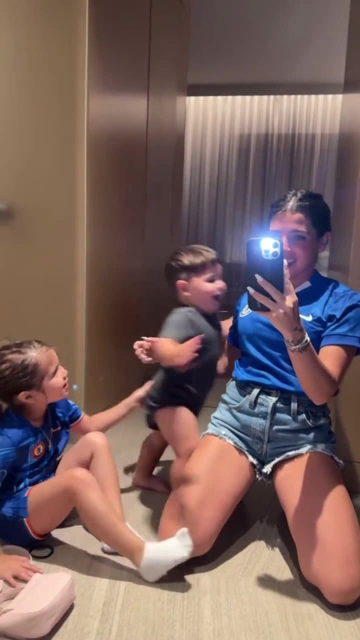 El festejo de Valentina Cervantes y sus hijos tras el triunfo de Enzo Fernández en el Mundial de Clubes