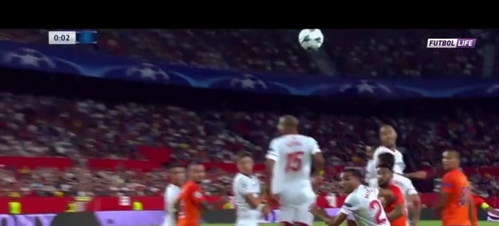 El palo salvó al Sevilla en el final