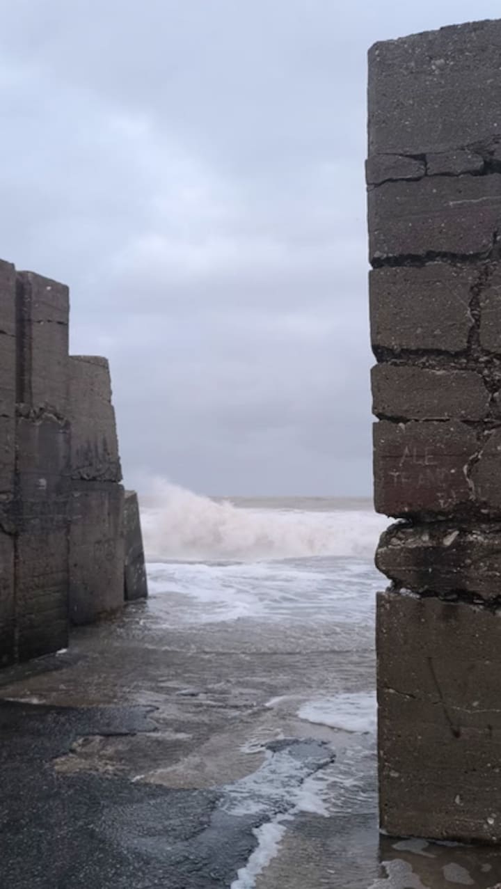 Las ráfagas de viento continuaron con fuerte intensidad durante la tarde del sábado