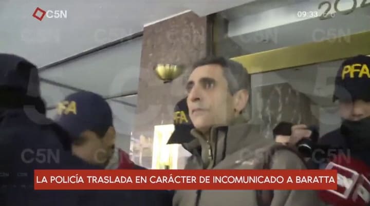Así trasladaban a Roberto Baratta - Fuente: C5N