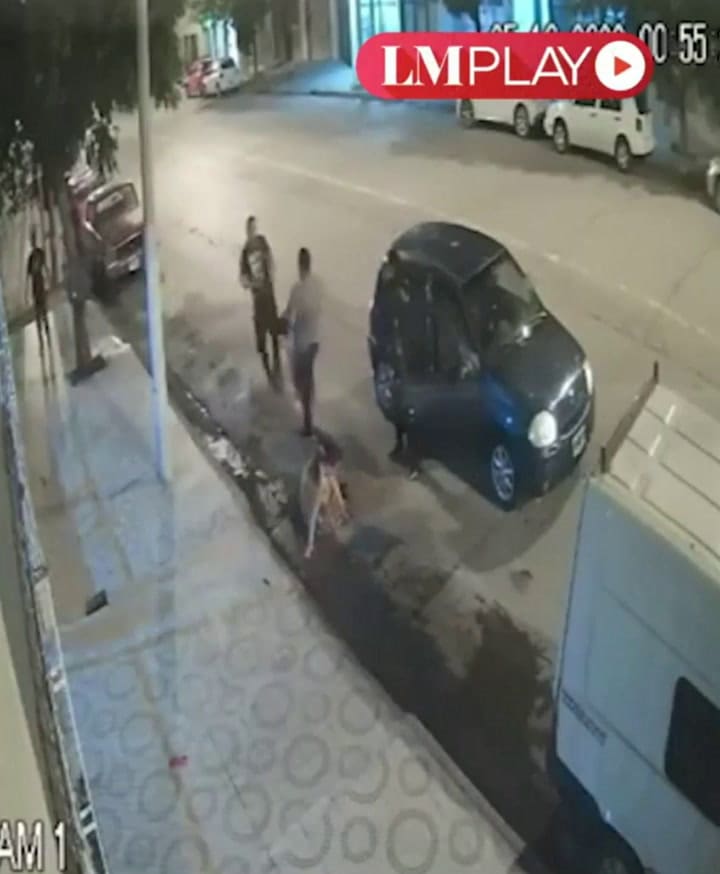 Le dio una trompada a una mujer con un bebé en brazos y quedó todo grabado