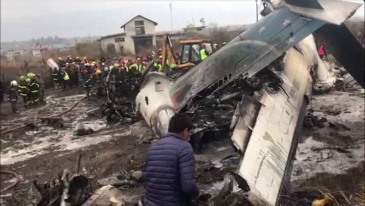 Un accidente de avión en Nepal deja decenas de muertos