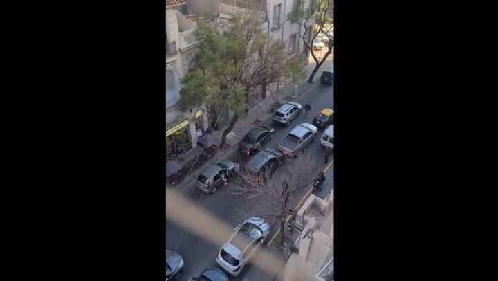 Le robaron el utilitario pero lo recuperó por la ayuda de los transeúntes