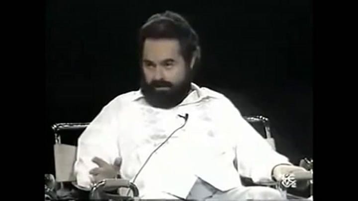 El psicofisiólogo Jacobo Grinberg habla sobre su polémica teoría sintérgica