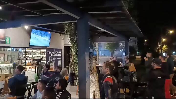 Así se vivió el partido de Boca - Palmeiras en un bar de Brasil