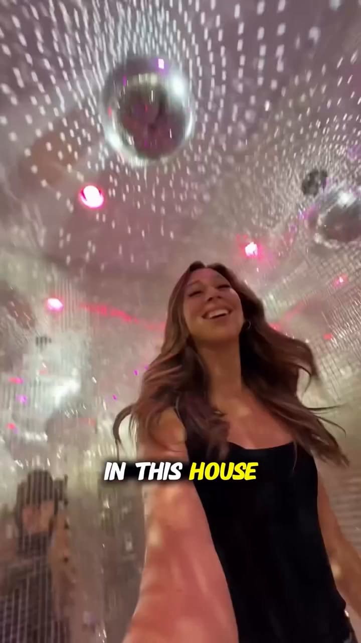 Quién es Justin Flom, el mago estadounidense que creó una casa de diversión en Las Vegas