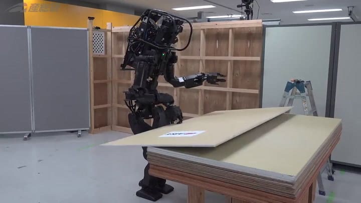 Humanoid Robot - Fuente: YouTube