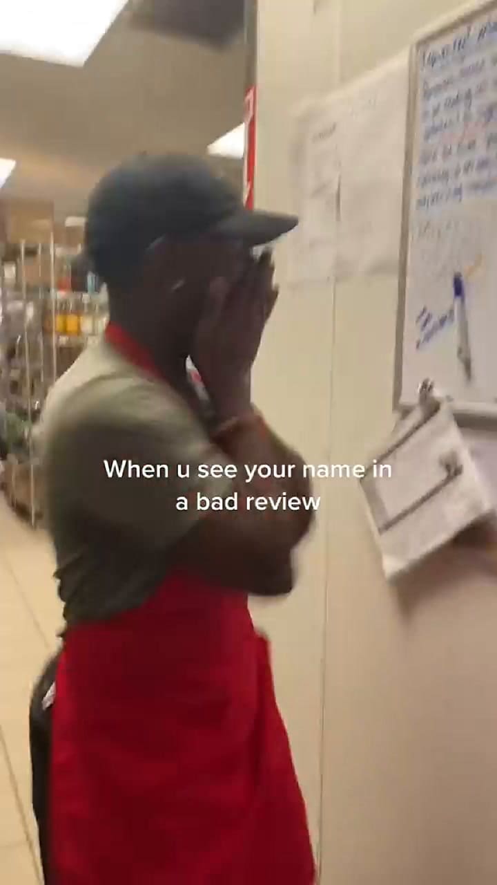 Es barista de Starbucks, vio algo que no esperaba en la pizarra del trabajo y su reacción se hizo vi