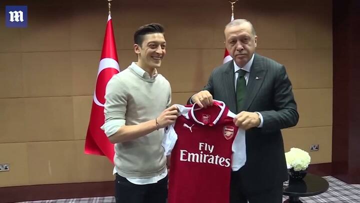 La historia de la foto que terminó con la renuncia de Özil a su selección - Fuente: Daily Mail