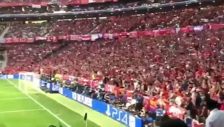 La hinchada de Liverpool cantando Fito Páez - Fuente: Twitter