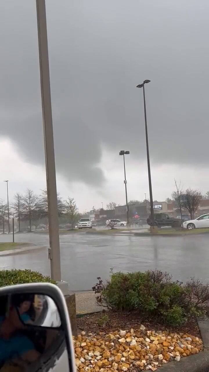 Los habitantes de Little Rock Arkansas comparten las imágenes de la impactante tempestad