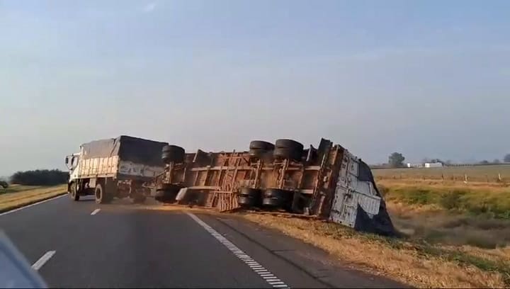 Camionero borracho vuelco 2