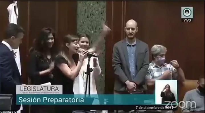 La jura de una legisladora camporista en la Ciudad