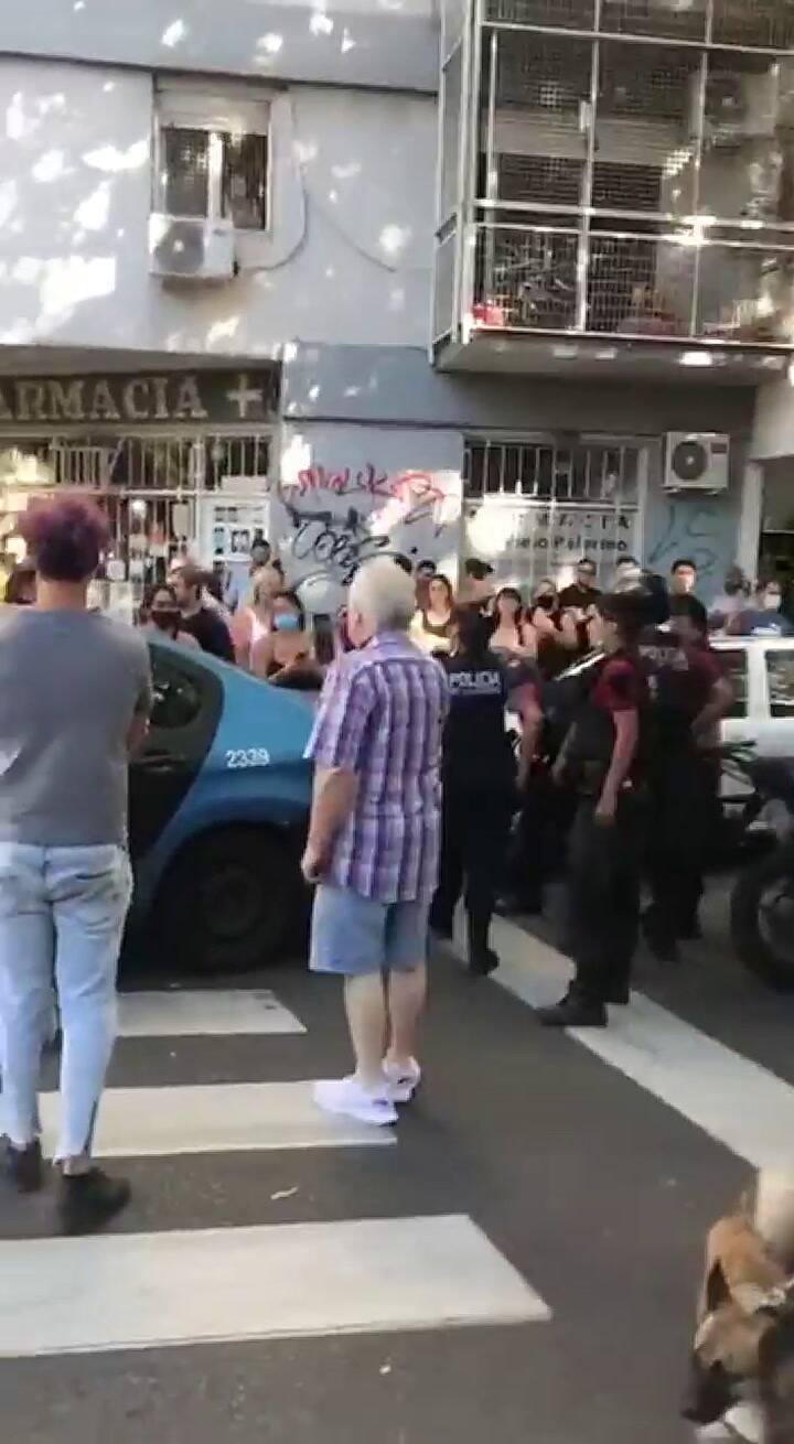 La detención de seis jóvenes que violaron a una chica de 20 años dentro de un auto, en Palermo Soho