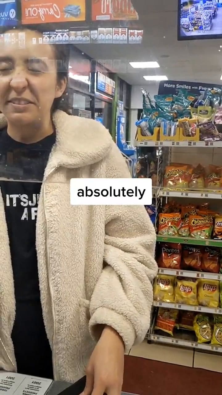 JPlus encantó sus clientes al grabarse mientras rapea