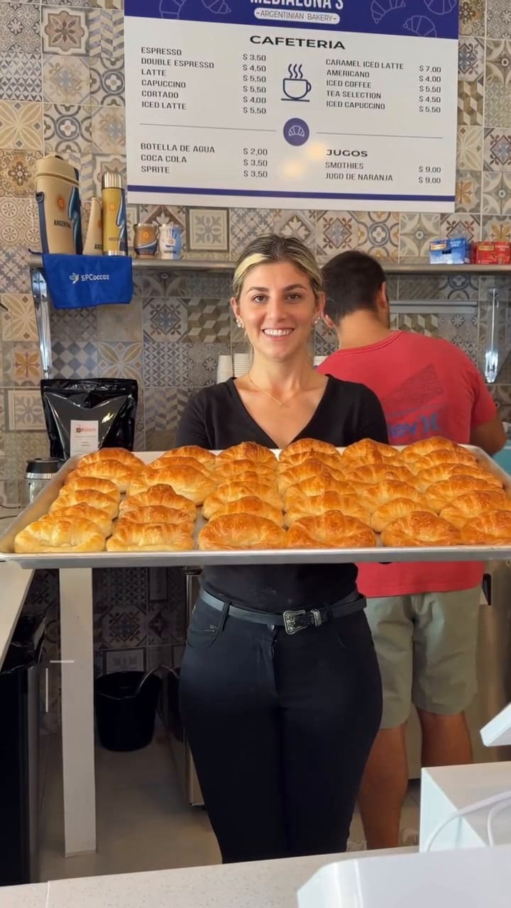 Es argentino, fue estafado en Estados Unidos y luego consolidó su negocio de medialunas en Miami