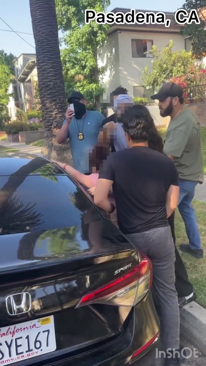 Freno al ICE en California, quisieron detener a su madre y formaron un escudo humano para impedirlo