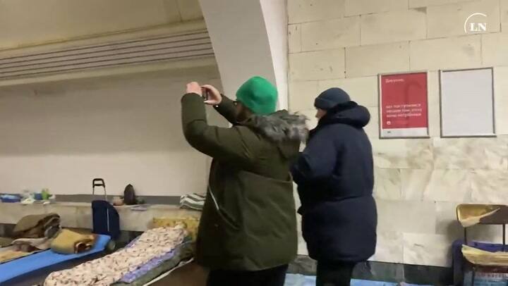 Refugio 80 metros bajo tierra de la estación de Metro Dorohzhychy