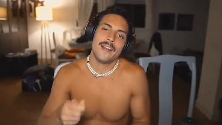 María Becerra le contestó a Coscu ante un fuerte cuestionamiento del streamer