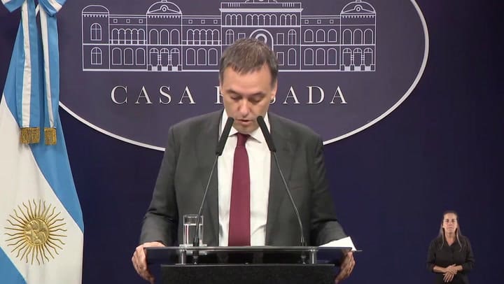 Vocero Manuel Adorni confirma que se cambiará el nombre al Centro Cultural Kirchner