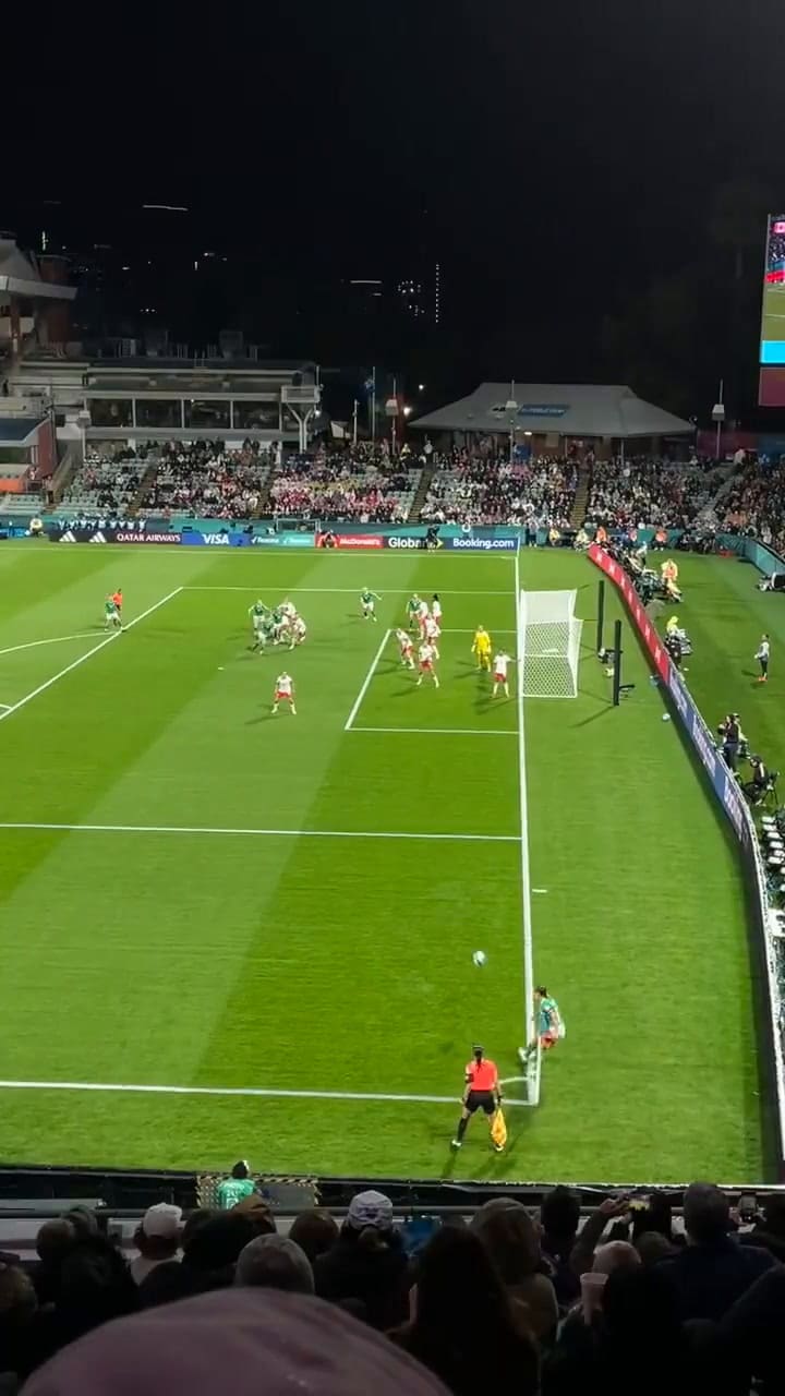 El gol olímpico de Irlanda para el 1 a 0 parcial ante Canadá