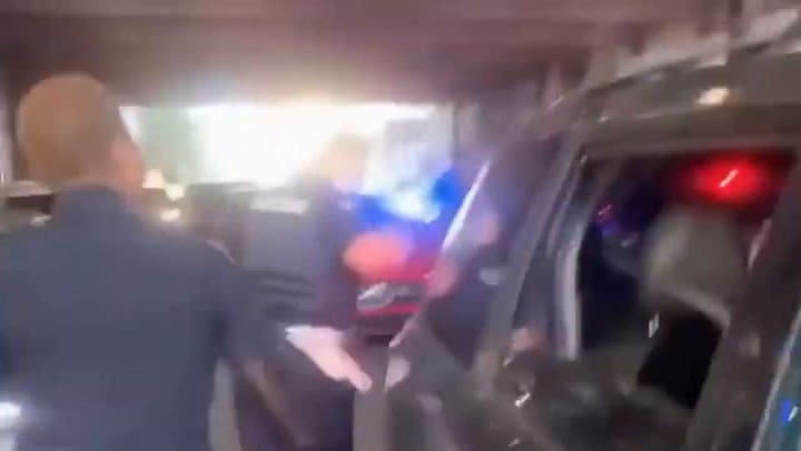 Kanye West | Wash Us In The Blood feat. Travis Scott - Fuente: Youtube