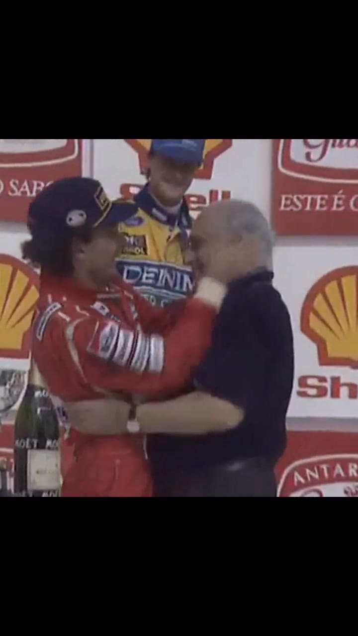 Aquel abrazo de Senna y Fangio
