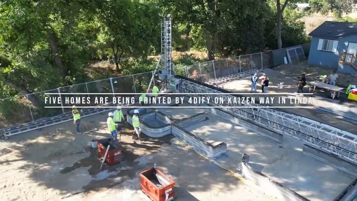 La empresa prevé completar cinco viviendas antes de junio de 2026