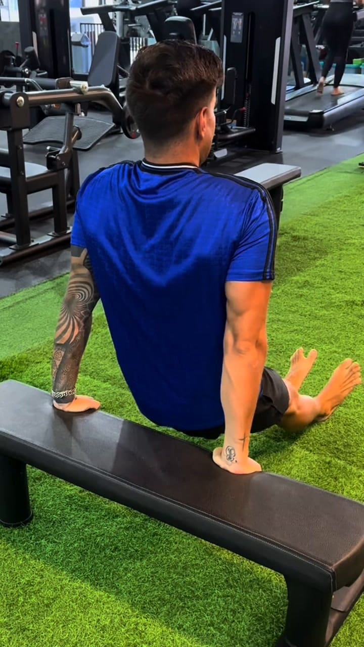 ¿Cómo hacer los fondos de triceps correctamente?