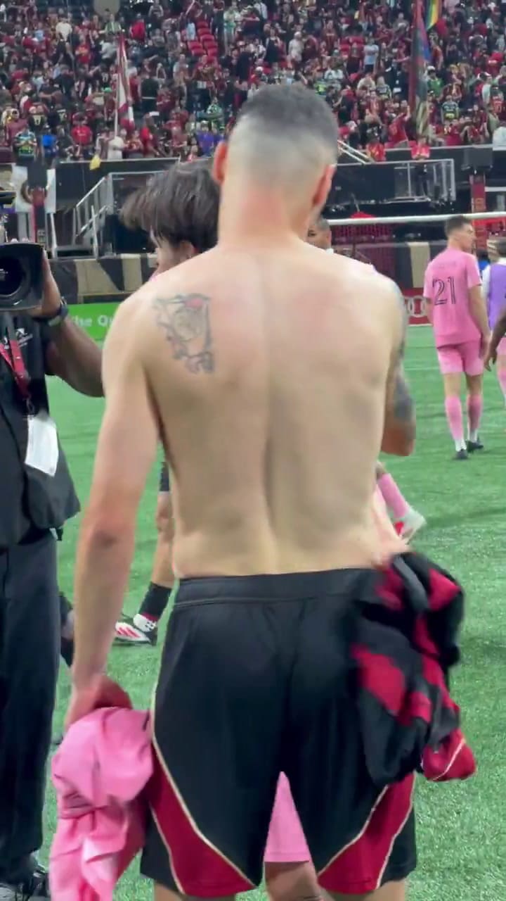 Lionel Messi intercambió camiseta con Miguel Almirón