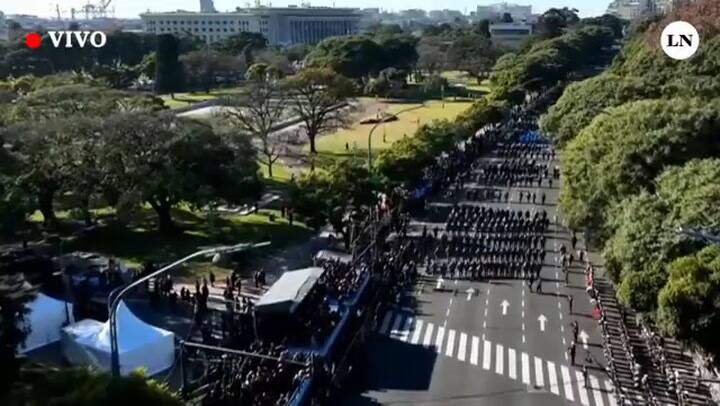 Los veteranos de Malvinas encabezaron el desfile militar del 9 de julio